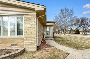 2650 Sunnyside Ave, Westchester, IL 60154 - Photo 3