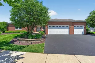 16946 Mohican Dr, Lockport, IL 60441 - Photo 1