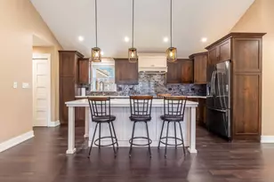 10615 S Plahm Ct, Worth, IL 60482 - Photo 5