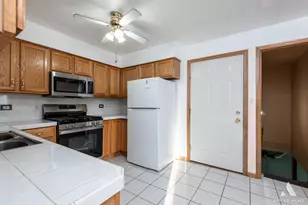 8514 Hill Top Ct, Justice, IL 60458 - Photo 7