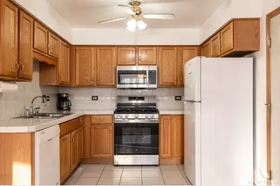 8514 Hill Top Court, Justice, IL 60458 - Photo 5