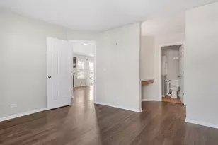 212 W Hamilton Dr, Palatine, IL 60067 - Photo 9