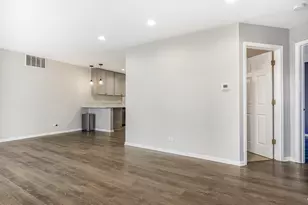 212 W Hamilton Dr, Palatine, IL 60067 - Photo 5