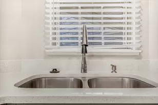 212 W Hamilton Dr, Palatine, IL 60067 - Photo 13