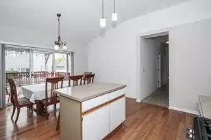 220 S Wildrose Ct, Round Lake, IL 60073 - Photo 19