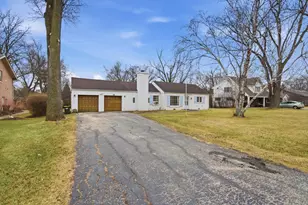 13 W Kenilworth Ave, Prospect Heights, IL 60070 - Photo 3