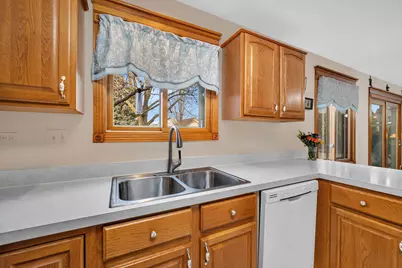 123 Fox Chase Drive S, Oswego, IL 60543 - Photo 9