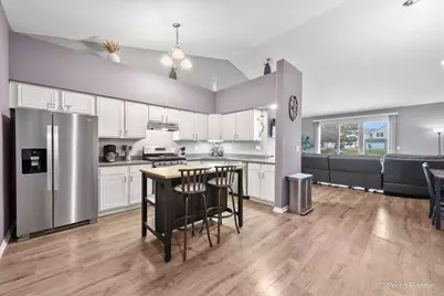 1354 Essex Street, Algonquin, IL 60102 - Photo 3