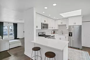 1005 Meadow Ln, Streamwood, IL 60107 - Photo 7