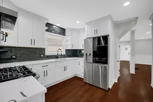 2130 N 74th Ct, Elmwood Park, IL 60707 - Photo 9