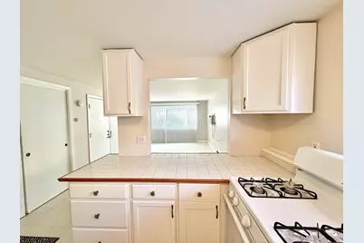 8549 Niles Center Road #GN, Skokie, IL 60077 - Photo 3