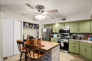 1484 N Rock Run Dr, Crest Hill, IL 60403 - Photo 5