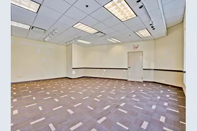 5582 N Lincoln Avenue #C2, Chicago, IL 60625 - Photo 5