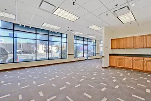 5582 N Lincoln Ave, Chicago, IL 60625 - Photo 3