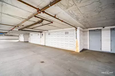 204 N Park Drive, Chicago, IL 60601 - Photo 35