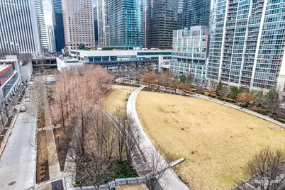 204 N Park Drive, Chicago, IL 60601 - Photo 39