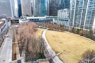 204 N Park Dr, Chicago, IL 60601 - Photo 39