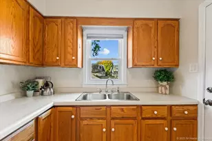 9206 S Troy Ave, Evergreen Park, IL 60805 - Photo 13