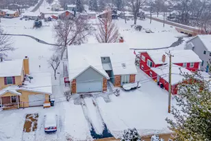 187 Hilltop Dr, Lake in the Hills, IL 60156 - Photo 7