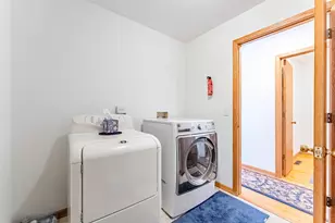 187 Hilltop Dr, Lake in the Hills, IL 60156 - Photo 17