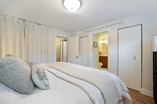 2132 W Schiller St, Chicago, IL 60622 - Photo 13