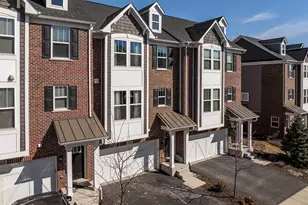 906 Coletta Cir, Naperville, IL 60563 - Photo 3