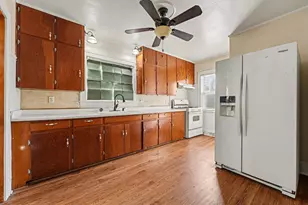 17858 Ridgewood Ave, Lansing, IL 60438 - Photo 9