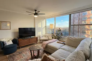 3900 N Lake Shore Dr, Chicago, IL 60613 - Photo 3