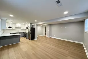 901 W Agatite Ave, Chicago, IL 60640 - Photo 9