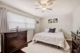 18W025 73rd St, Darien, IL 60561 - Photo 9