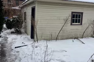 2539 W Morse Ave, Chicago, IL 60645 - Photo 3