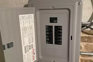 2539 W Morse Ave, Chicago, IL 60645 - Photo 7