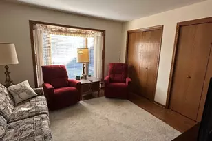 28 Queens Ct, Westchester, IL 60154 - Photo 11