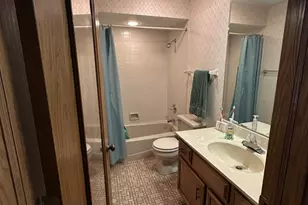 28 Queens Ct, Westchester, IL 60154 - Photo 13