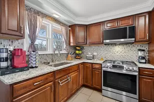 641 McKinley Ave, Mundelein, IL 60060 - Photo 11