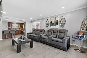 641 McKinley Ave, Mundelein, IL 60060 - Photo 5