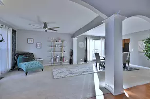 579 Homestead Ct, Aurora, IL 60506 - Photo 5