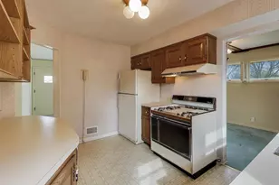 320 N Prospect Manor Ave, Mount Prospect, IL 60056 - Photo 11