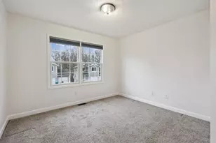 409 11th Avenue A Ct, Silvis, IL 61282 - Photo 9