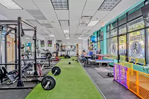 2633 W Bryn Mawr Ave, Chicago, IL 60659 - Photo 5