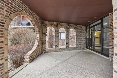 601 W Huntington Commons Road #202, Mount Prospect, IL 60056 - Photo 3