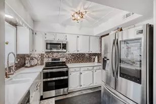 3N550 Crown Rd, Elmhurst, IL 60126 - Photo 5