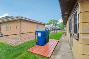 8136 Odell Ave, Bridgeview, IL 60455 - Photo 29