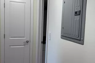 300 Thames Pkwy, Park Ridge, IL 60068 - Photo 9