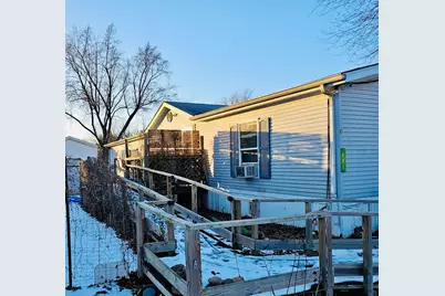 605 Carriage Lane Estates, Streator, IL 61364 - Photo 1