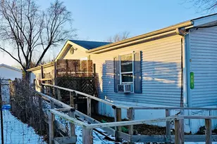 605 Carriage Lane Estates, Streator, IL 61364 - Photo 1