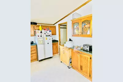 605 Carriage Lane Estates, Streator, IL 61364 - Photo 9