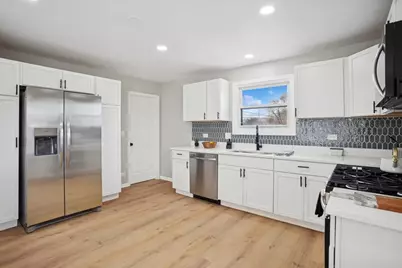 1849 Larkin Avenue, Elgin, IL 60123 - Photo 3