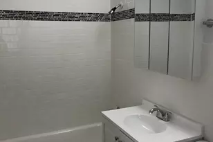 10S453 Echo Ln, Willowbrook, IL 60527 - Photo 7