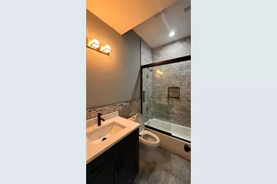 5938 W Montrose Avenue #2, Chicago, IL 60634 - Photo 9